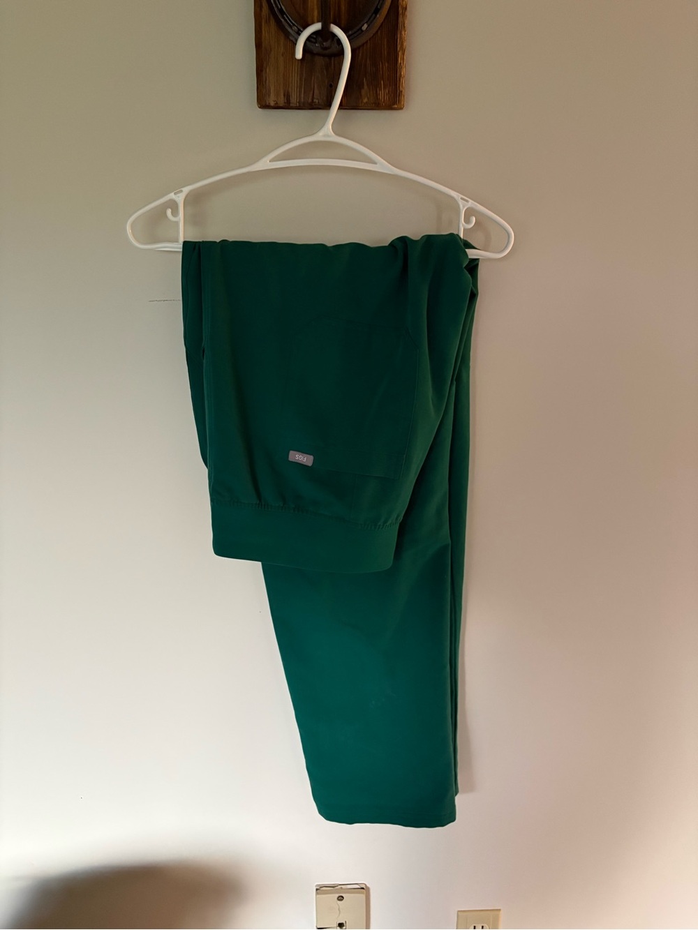 Figs High Waisted Yola Skinny Scrub Pant in Hunter Green